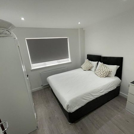 London Dagenham Apartments Esterno foto